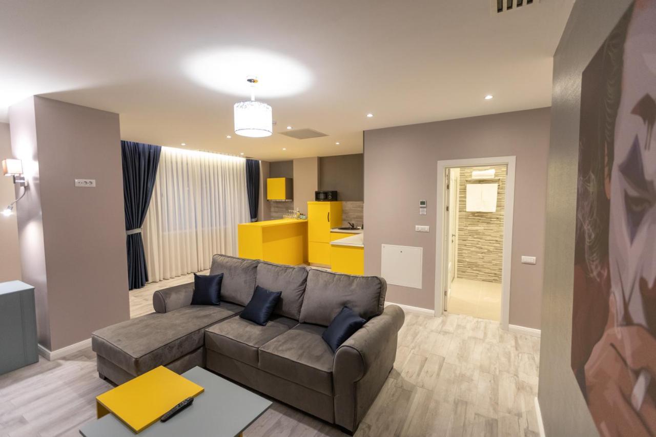 Omnia Apartments ヤシ エクステリア 写真