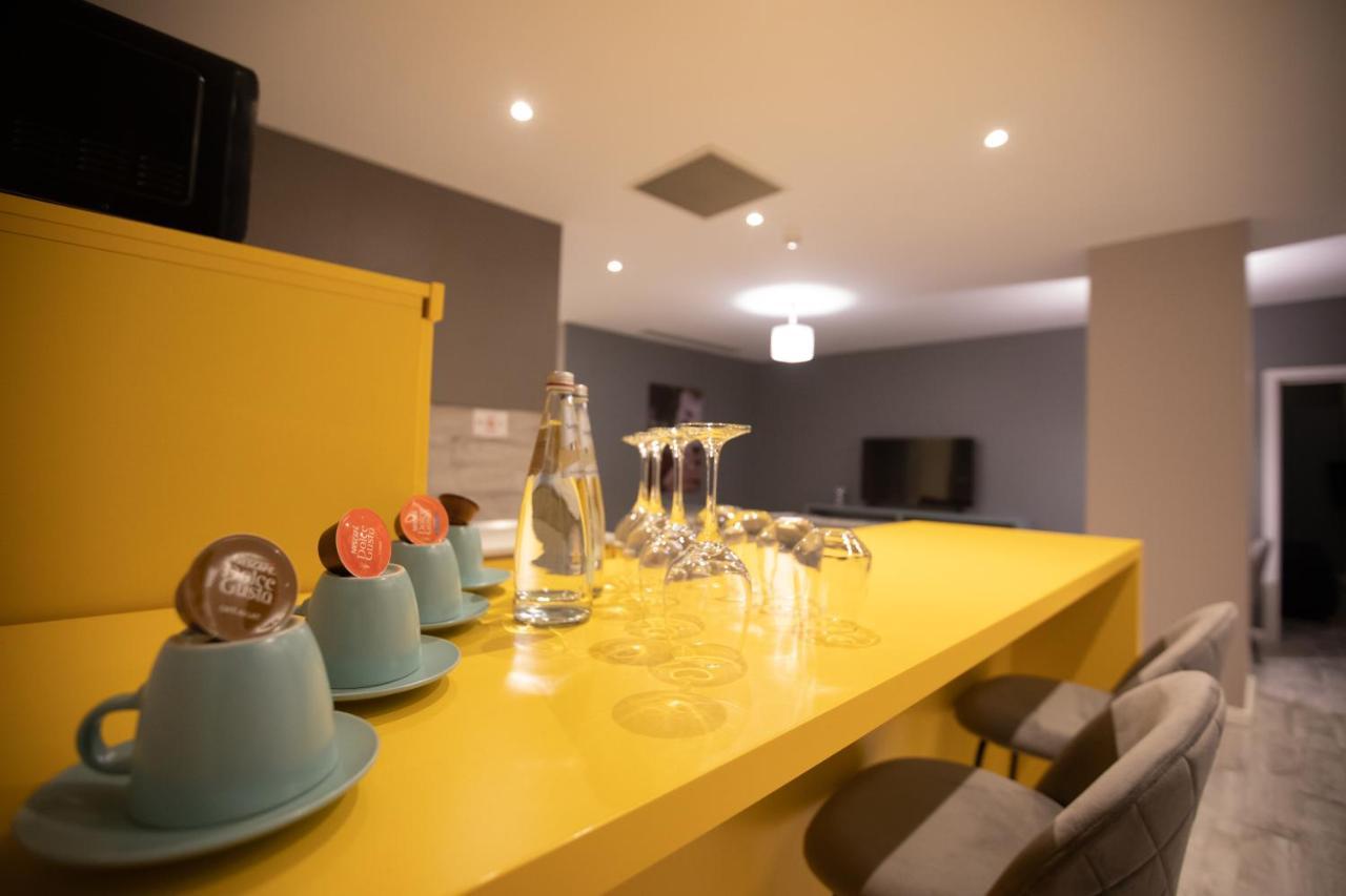 Omnia Apartments ヤシ エクステリア 写真